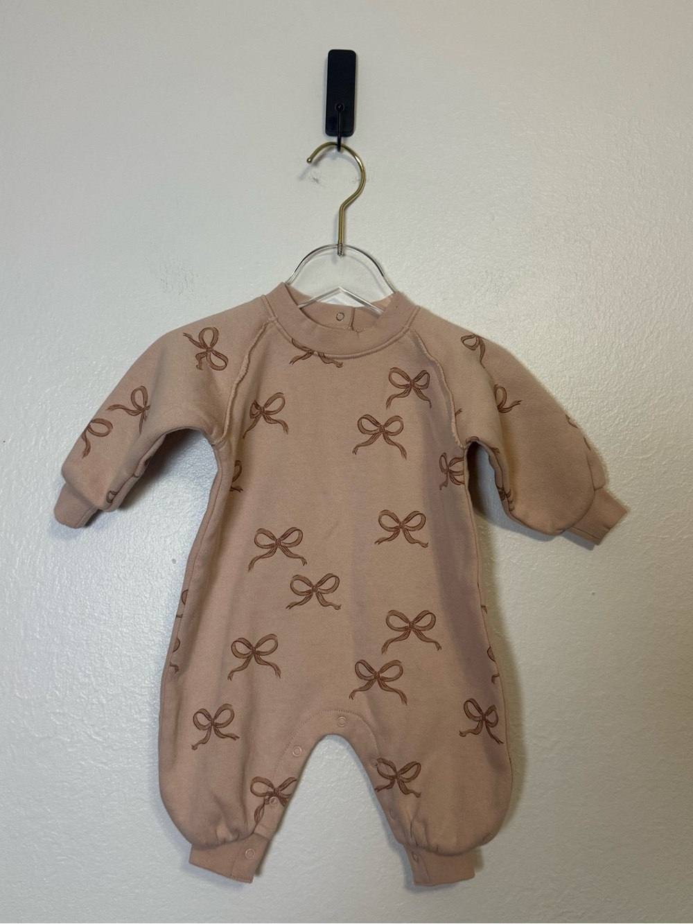 Rylee ane Cru Raglan Jumpsuit in Bow Print